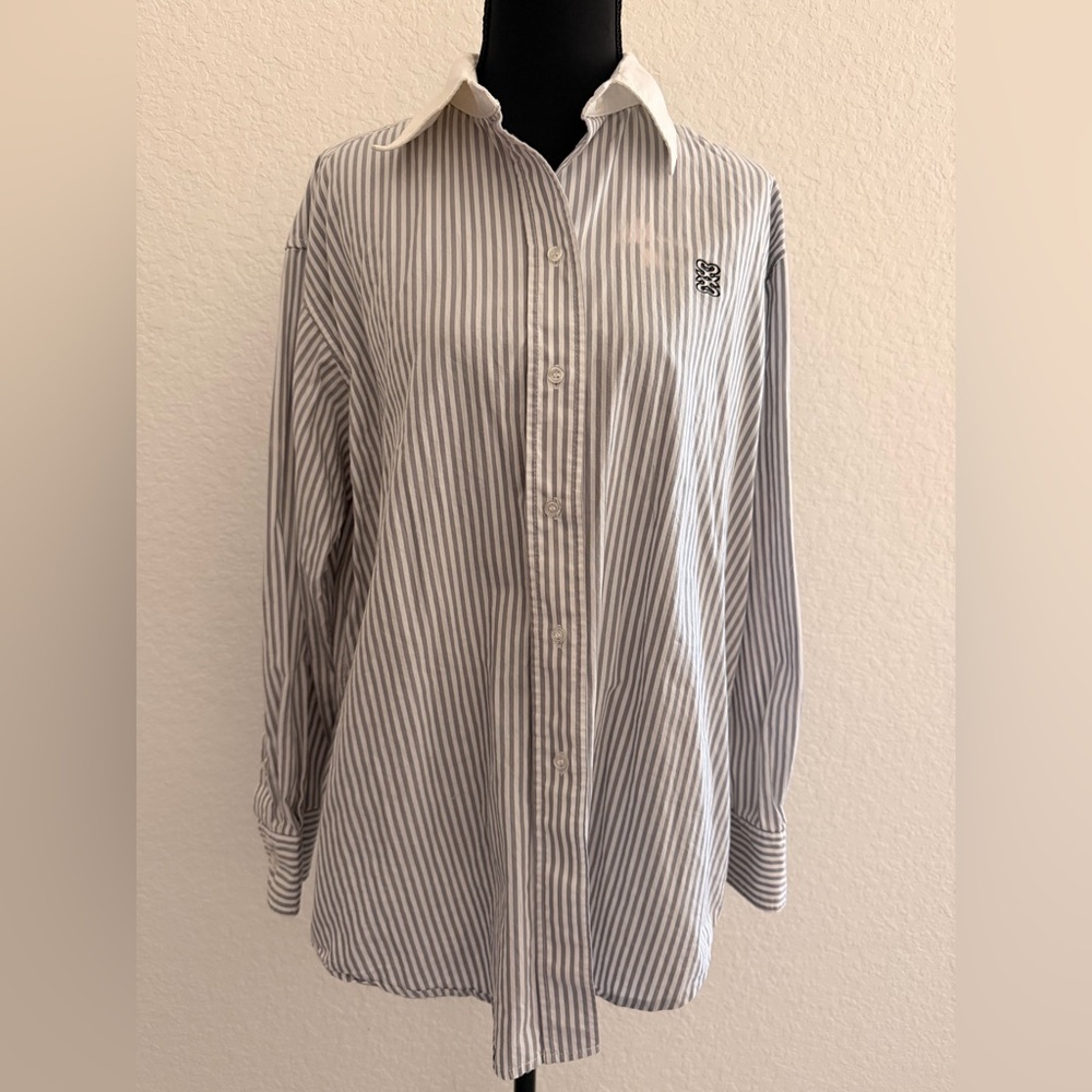 Sandro Oversized Gray Striped Button Down Shirt | White Collar Logo Top